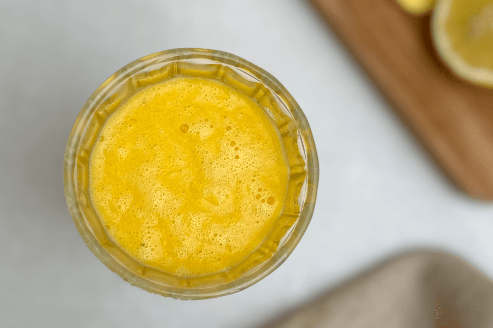 Immuunijärjestelmää vahvistava keltainen smoothie